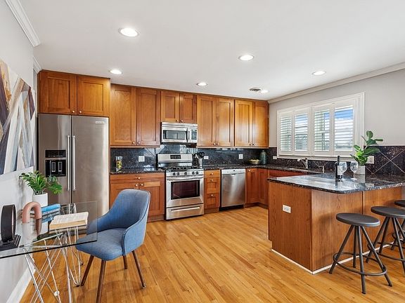 5th image of 612 Mulford St APT 502