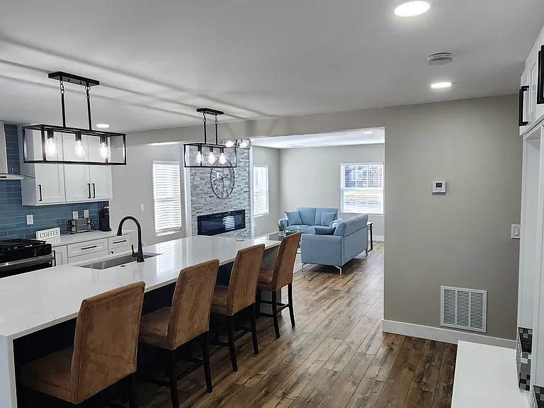 3046 N Saint Paul St — Photo 11