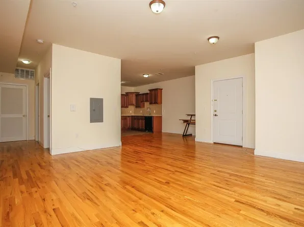 231 Hutton Street image 5 of 13