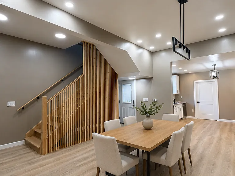 1321 Columbus Ave — Photo 2