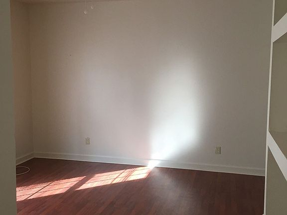 3rd image of 205 N Tonti St APT 1