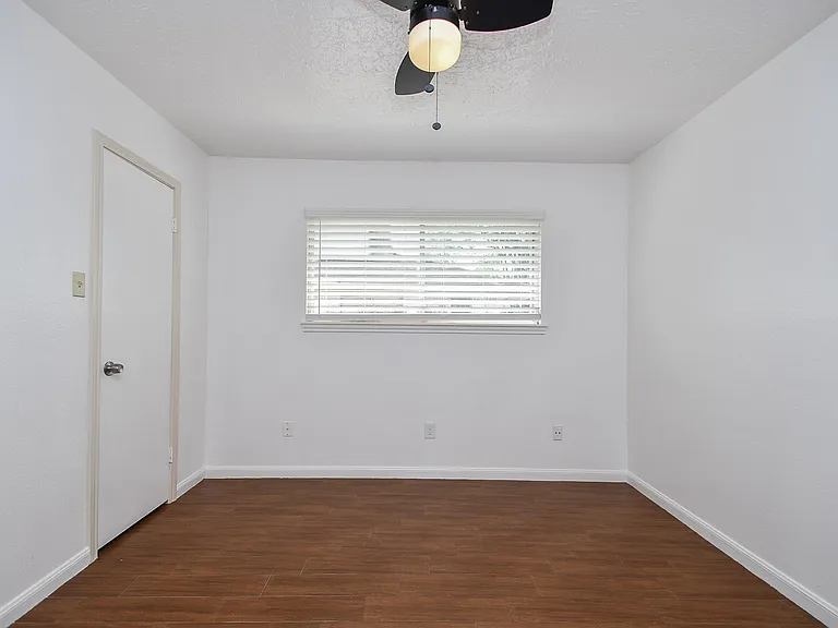 7714 Eichler Dr — Photo 21