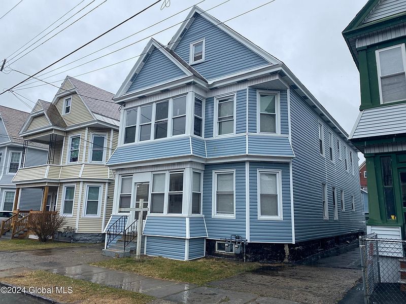 2nd image of 809 Grant Avenue