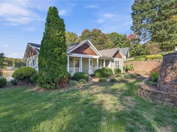 1332 Lake Dr #9, Lexington, NC 27292