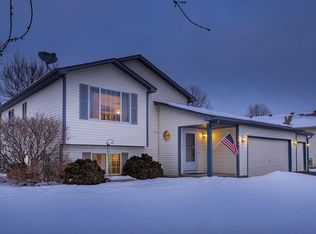 744 Kirche Hill Dr, Carver, MN 55315