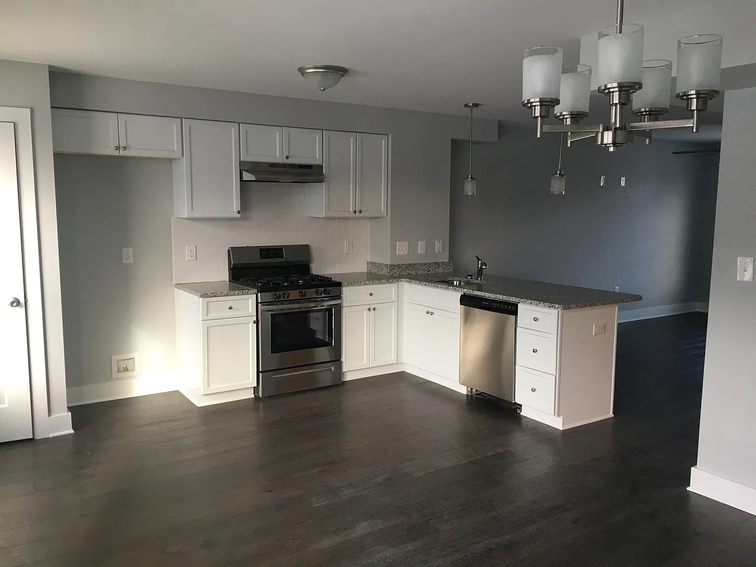 3 bed, 3.5 bath, 1700 sqft, $2,650 — Photo 2