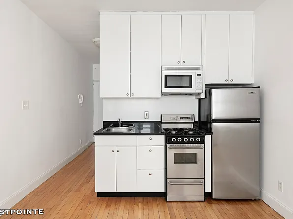 312 W 23rd St APT 4M, New York, NY 10011