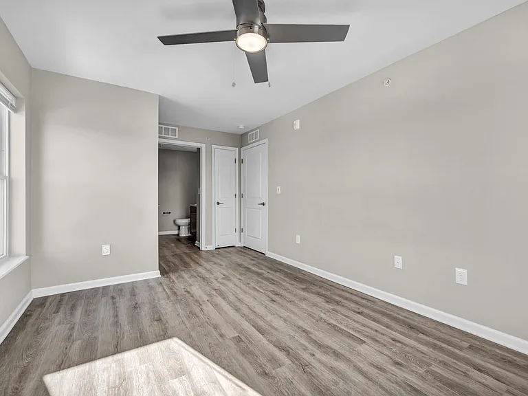 Newton Family Apartments — Photo 15