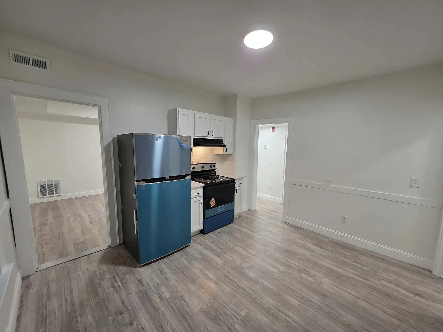 3 bed, 1087 sqft, $2,100 — Photo 4