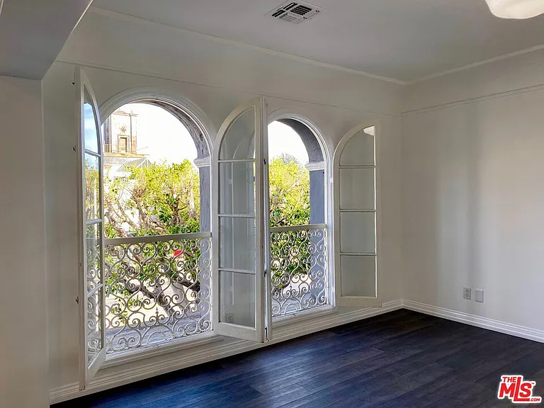 619 S La Brea Ave #2 — Photo 5
