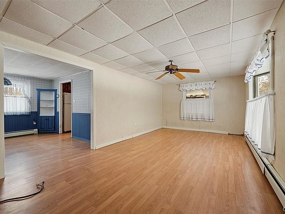 4th image of 601 N Gage Rd