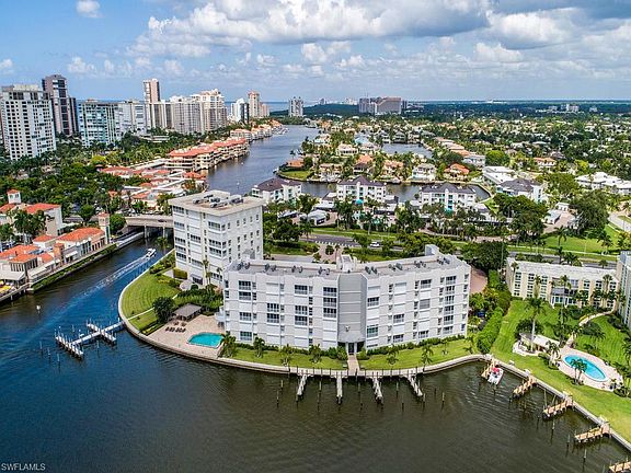 3rd image of 300 Park Shore Dr