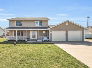 1425 Bluebell Ln, Farmer City, IL 61842