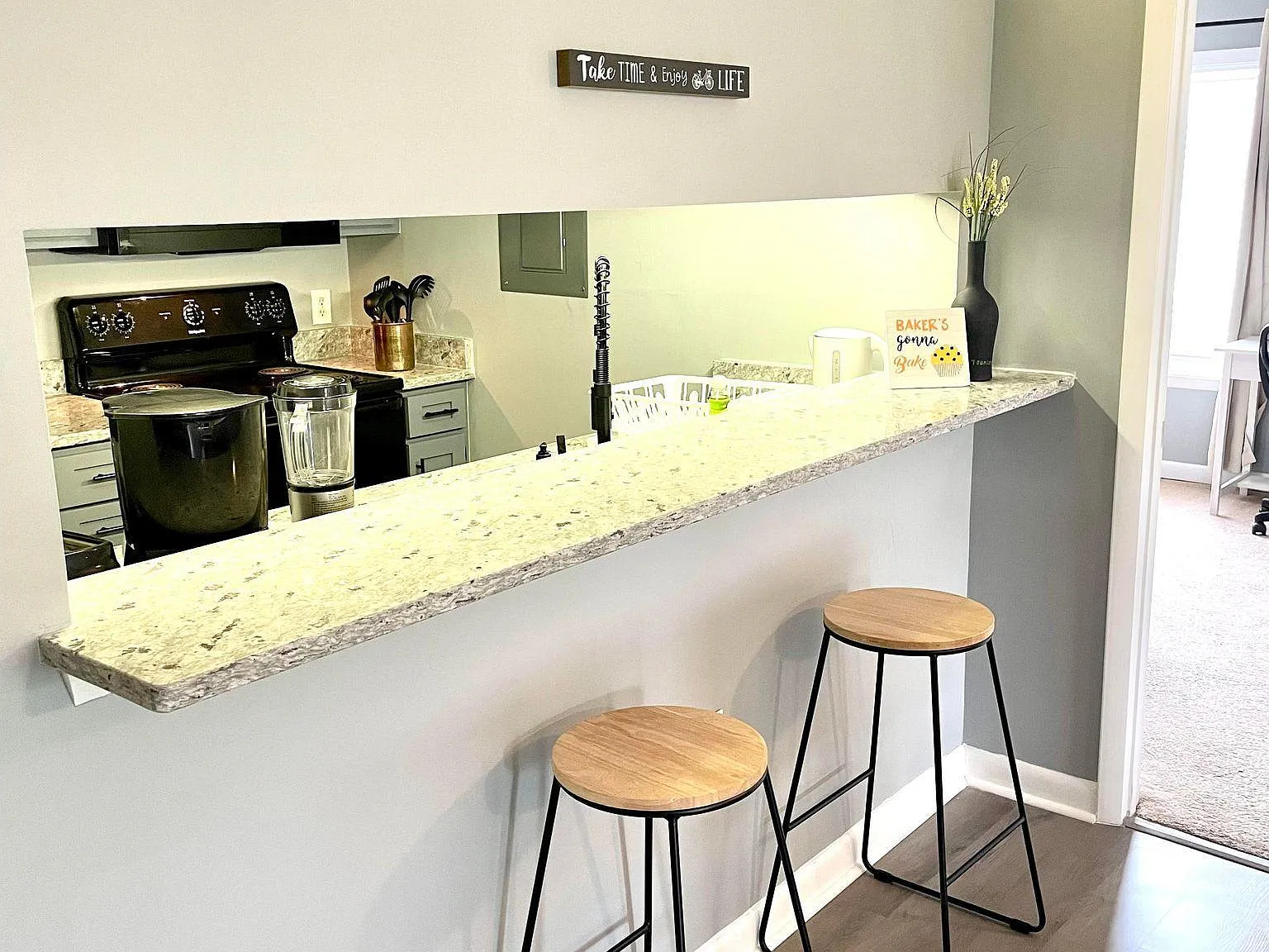 1 bed, 1250 sqft, $890 — Photo 4