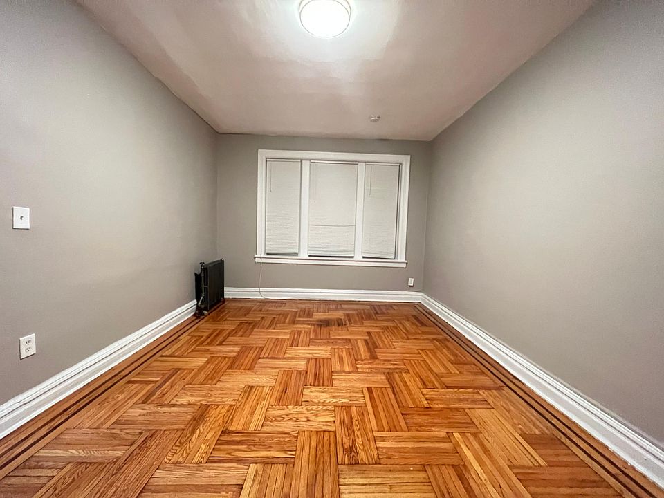 2nd image of 115 Fairview Ave APT 21A