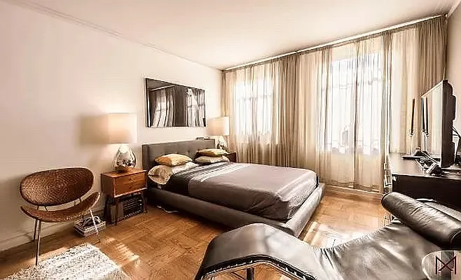 Rented by Bank Neary | media 9