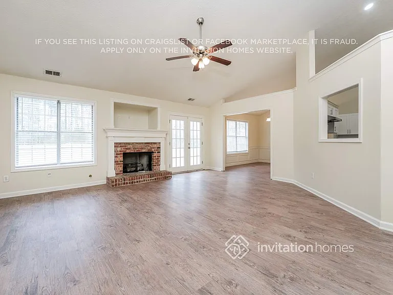 1429 Fall River Dr — Photo 4