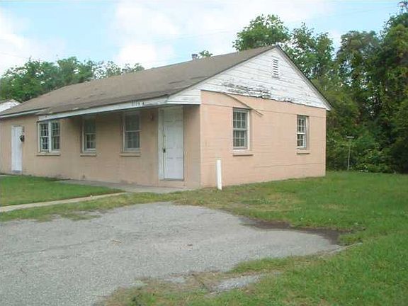 4th image of 3106 Azalea Dr #A
