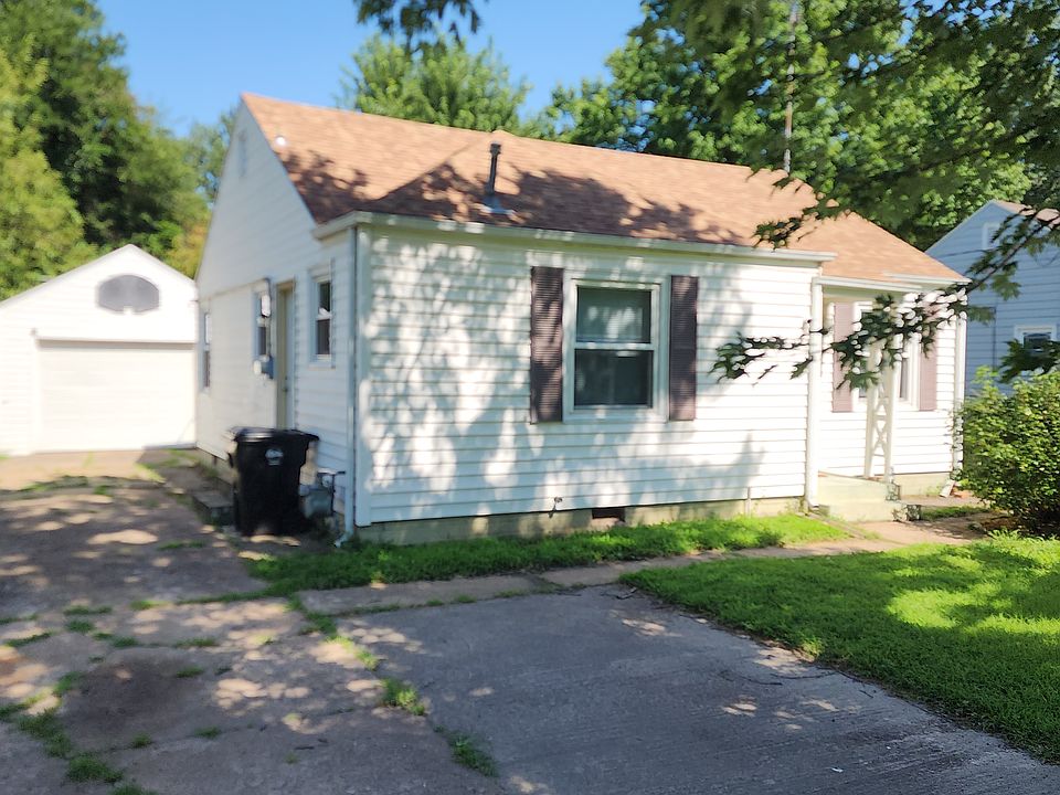 1st image of 2228 SW Macvicar Ave