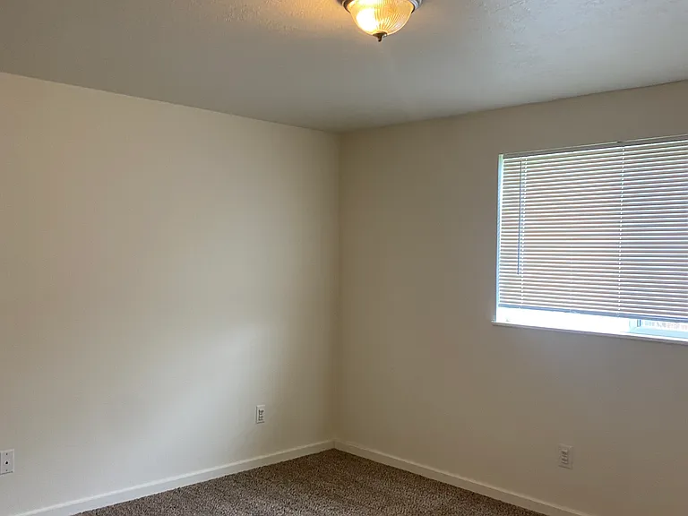 623 NE Larch Ave — Photo 11