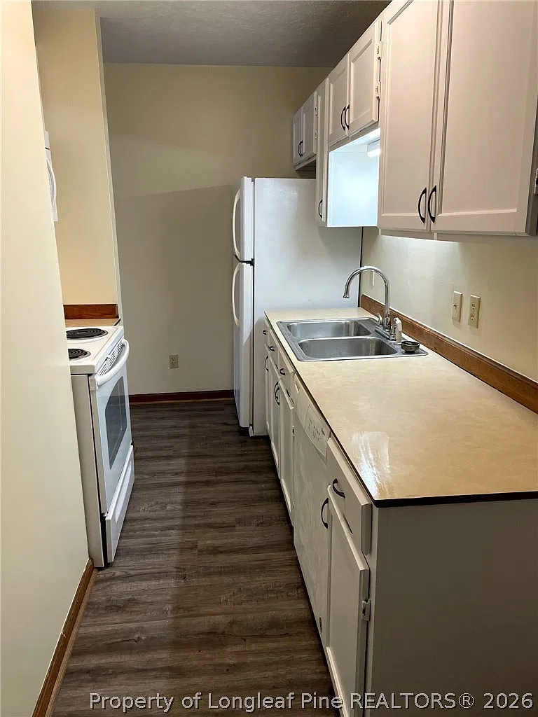 2 bed, 1.0 bath, $725 — Photo 3