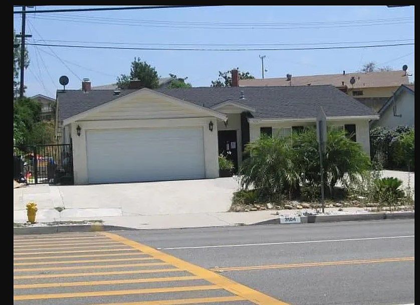 1st image of 3104 La Puente Rd