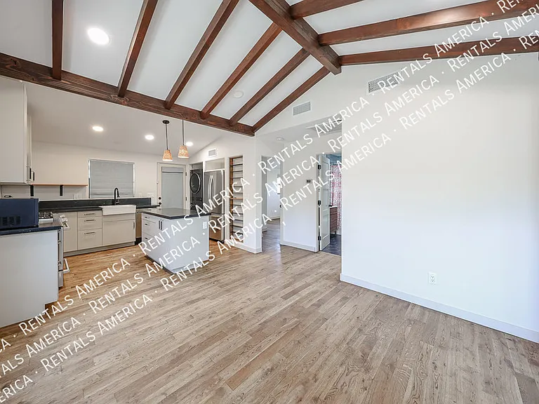 3809 N 9th St — Photo 9