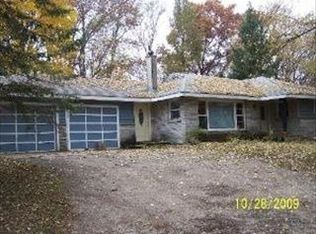 310 N River Rd, McHenry, IL 60051