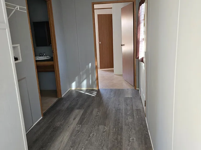 300 E Maxanna Blvd — Photo 12