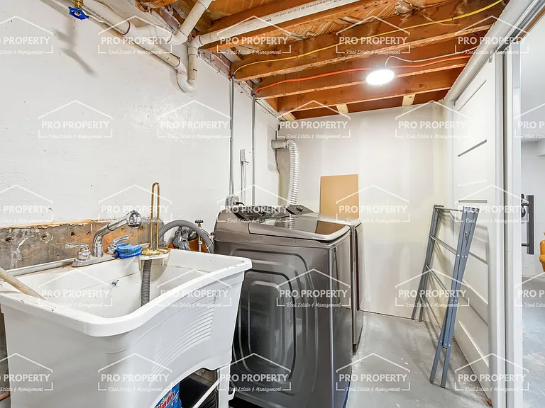 321 W 6th St — Photo 18
