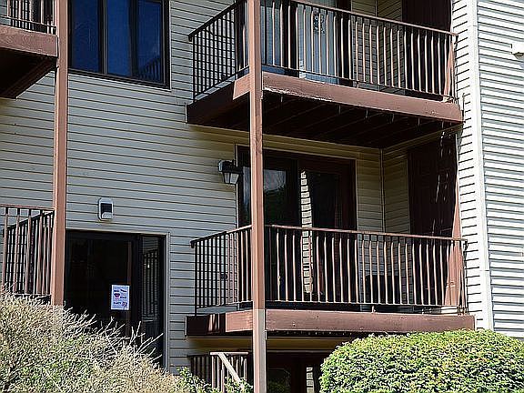 2nd image of 189 Littleton Rd Unit 33