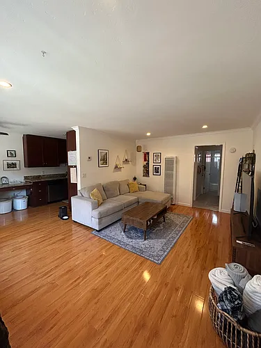 4045 8th Ave #102 Photo 1