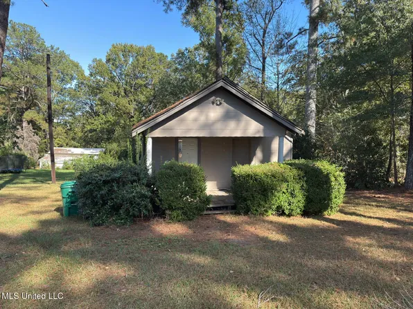 1060 Lake Dockery Rd, Jackson, MS 39272