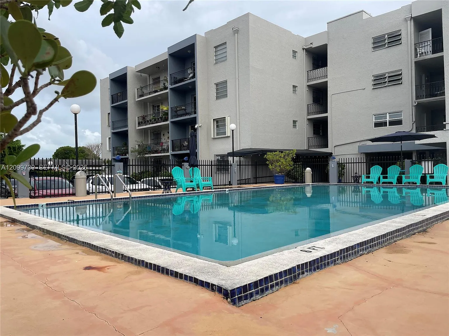 Alcala Plaza Condo — Photo 2