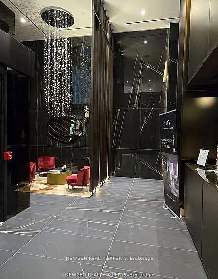 11 Yorkville Ave #4807 — Photo 2