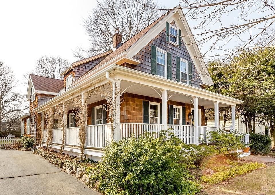 1st image of 32 Columbus Ave