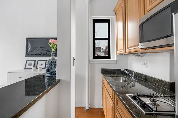 Sold by Compass | media 10