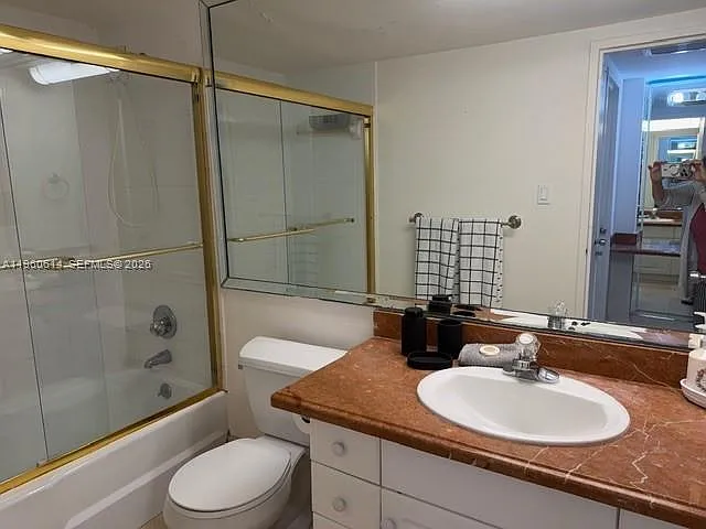 5161 Collins Ave #703 — Photo 16