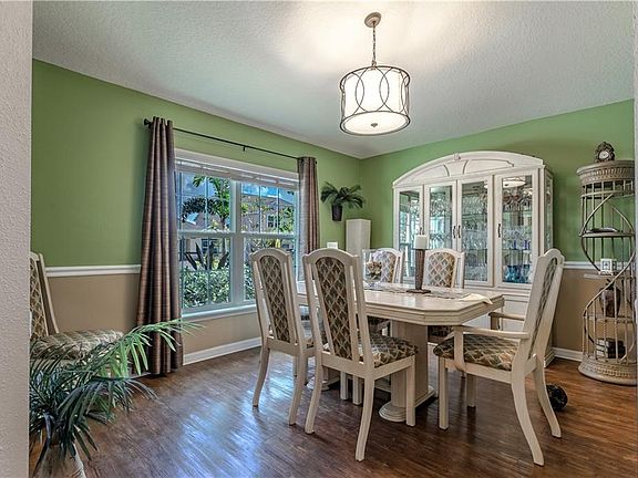 2nd image of 580 Seven Oaks Blvd