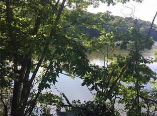 13 Cove Rd, Preston, CT 06365