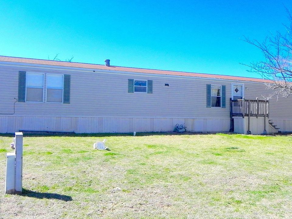 1st image of 16 Oakridge Dr