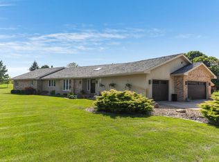 1315 Cross Creek Rd, Mahomet, IL 61853