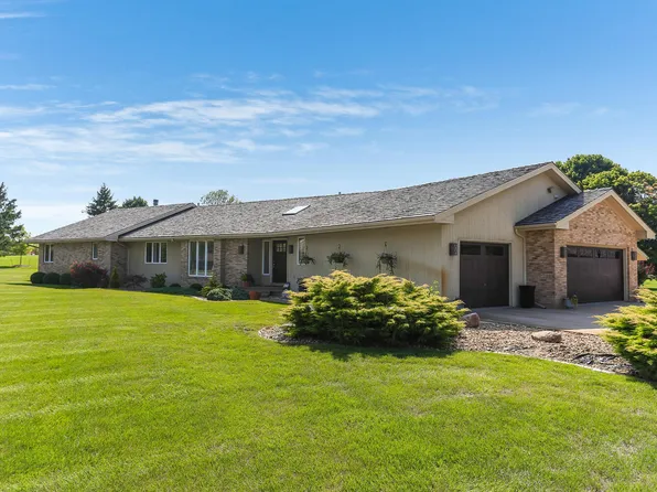 1315 Cross Creek Rd, Mahomet, IL 61853