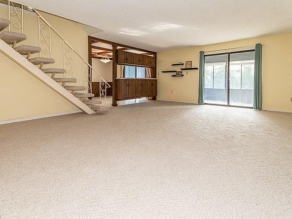 4th image of 10 Rand Creek Ct