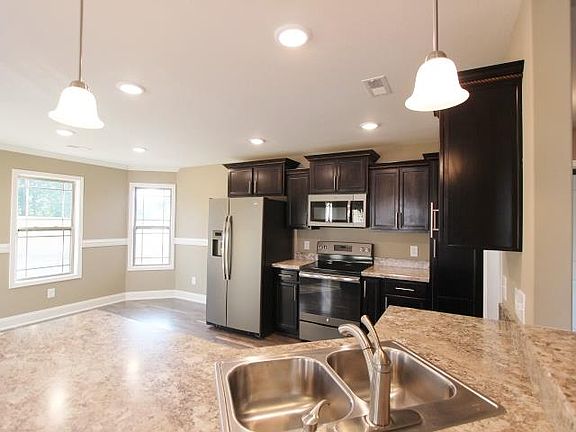 3rd image of 48 Sycamore Hl Lot 48
