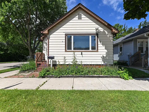 3400 S 8th AVENUE, Racine, WI 53402