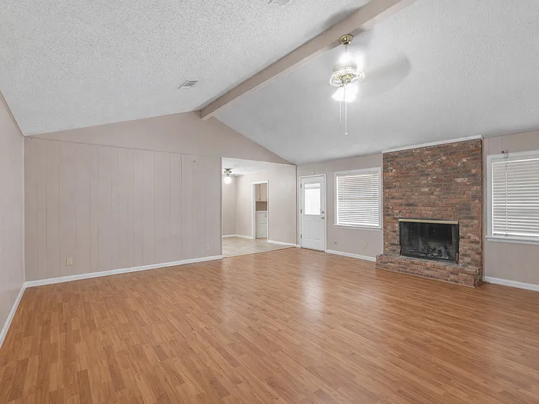1222 Merry Oaks Dr — Photo 6