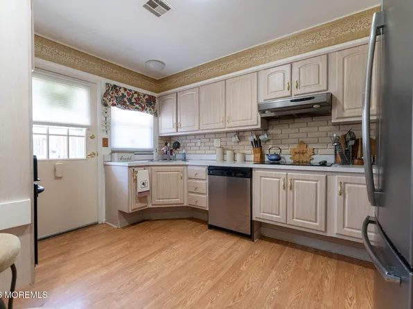 172B Sterling Court, Lakewood, NJ 08701