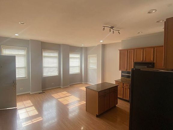 3rd image of 3201-03 S Racine Ave #3201-1F