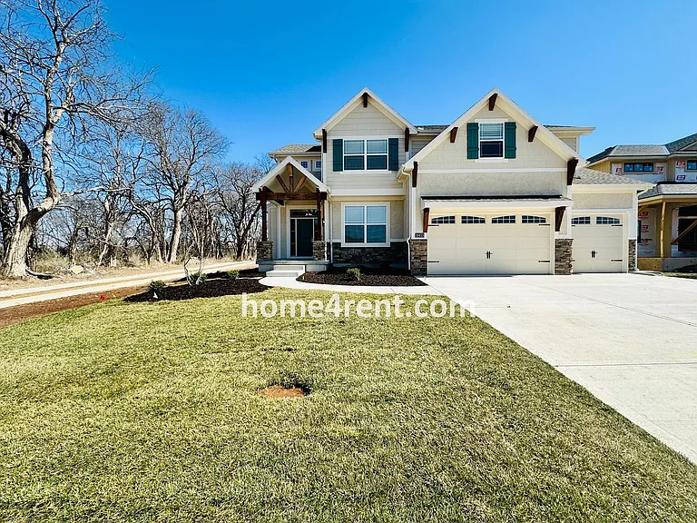 18453 Pawnee Ln — Photo 1